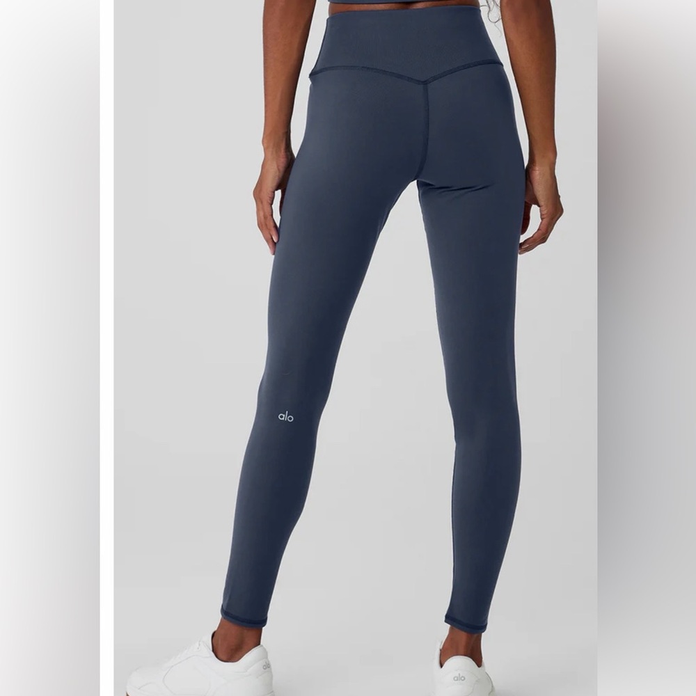 ALO Yoga XS Navy Airbrush Leggings with logo